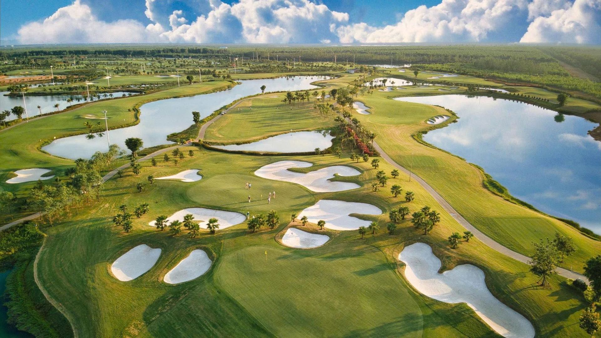Sân Golf Emerald Country Club